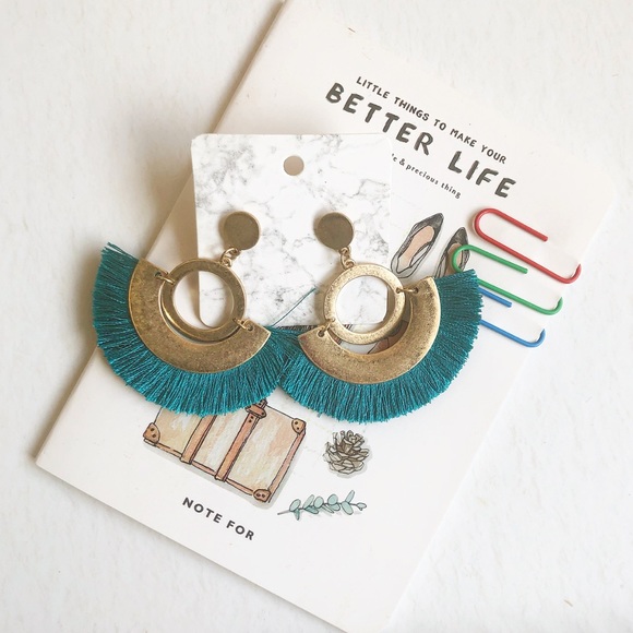 Teal handmade fringe earrings - Picture 2 of 5